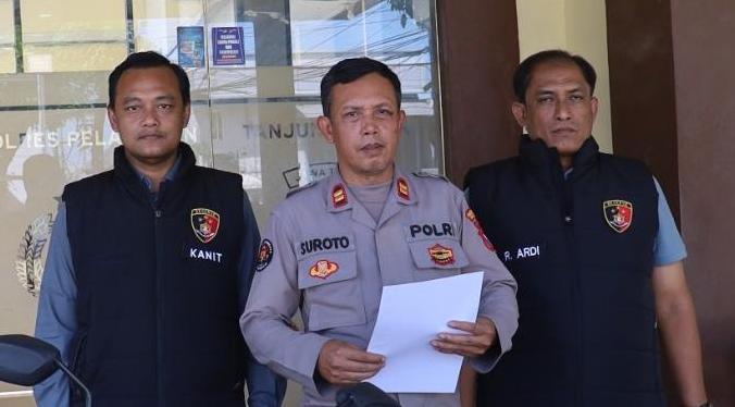 Polres Pelabuhan Tanjungperak Bongkar Sindikat Pencuri Belasan Unit AC, Empat Tersangka Diamankan