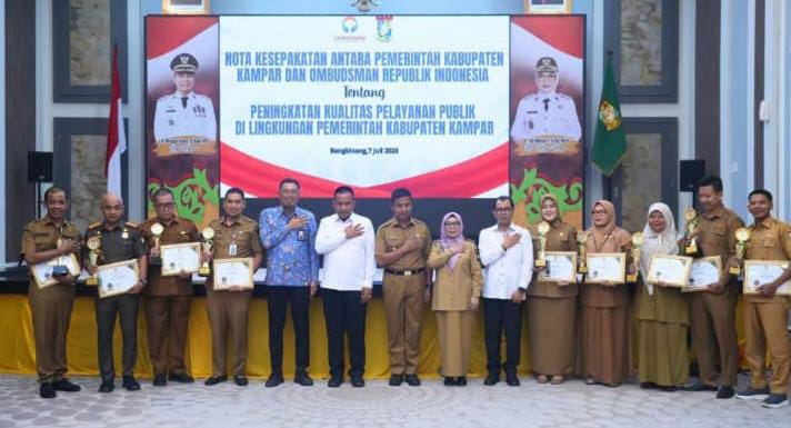 Bupati Kampar Teken MoU dengan Ombudsman RI, Perkuat Komitmen Tingkatkan Kualitas Pelayanan Publik