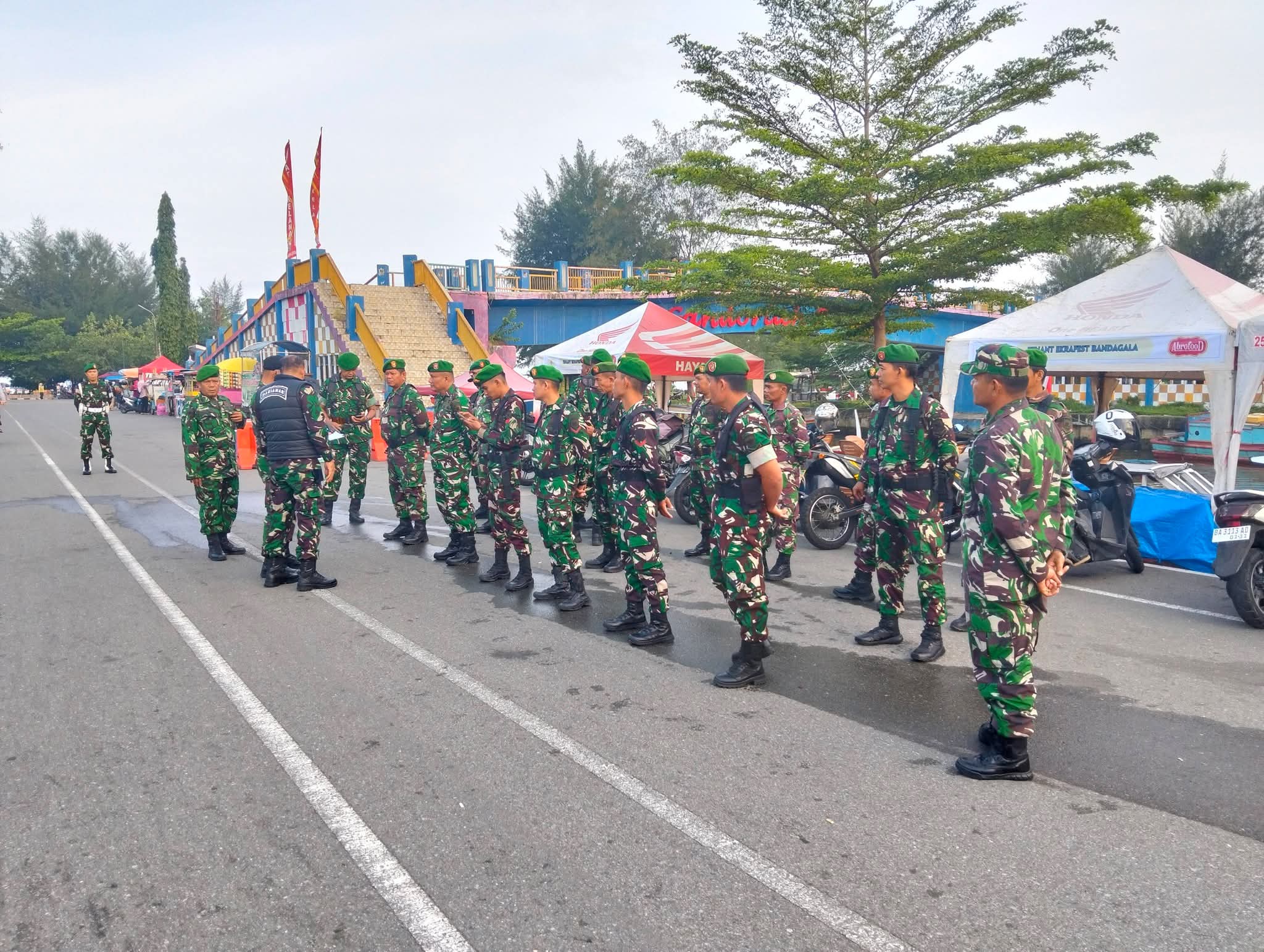 Personil Kodim 0308/Padang Pariaman  Melaksanakan Pengamanan Kegiatan Pesta Hoyak Tabuik 2026