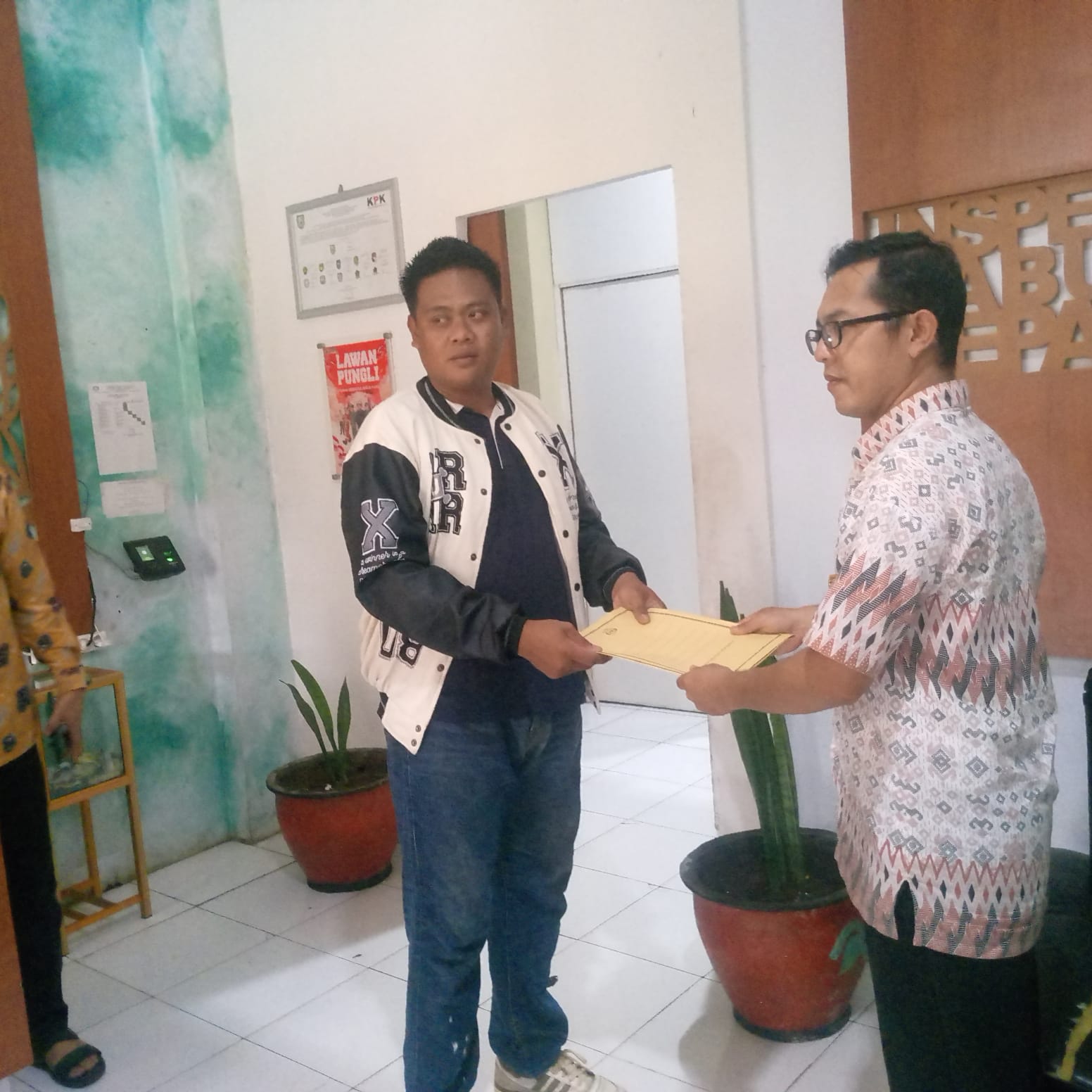 Suami Laporkan Dugaan Selingkuh  berinisial Hs ke inspektorat kabupaten Kepahiang