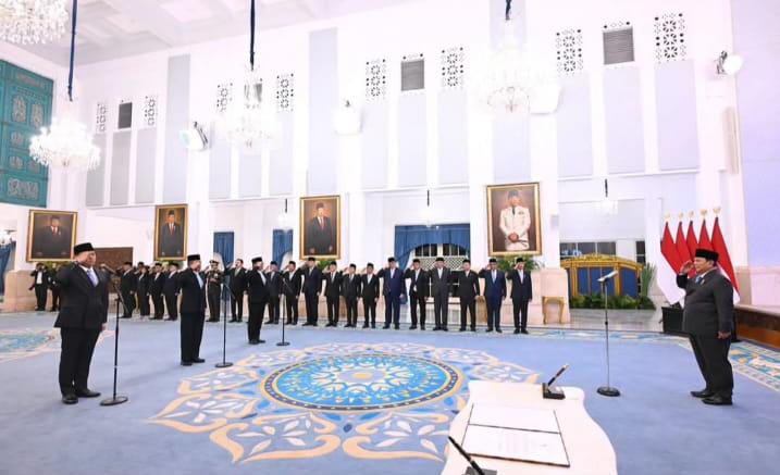 Presiden Prabowo Subianto secara resmi melantik sejumlah pejabat untuk memimpin Badan Gizi Nasional (BGN) dan Universitas Republik Indonesia (URI)