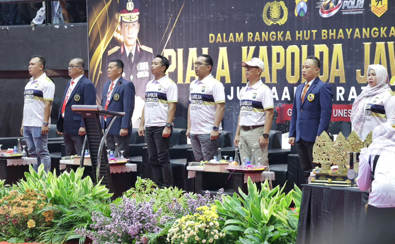 Usai Soekarno dan Gus Dur, Kapolri Ziarah-Tabur Bunga ke Makam Soeharto